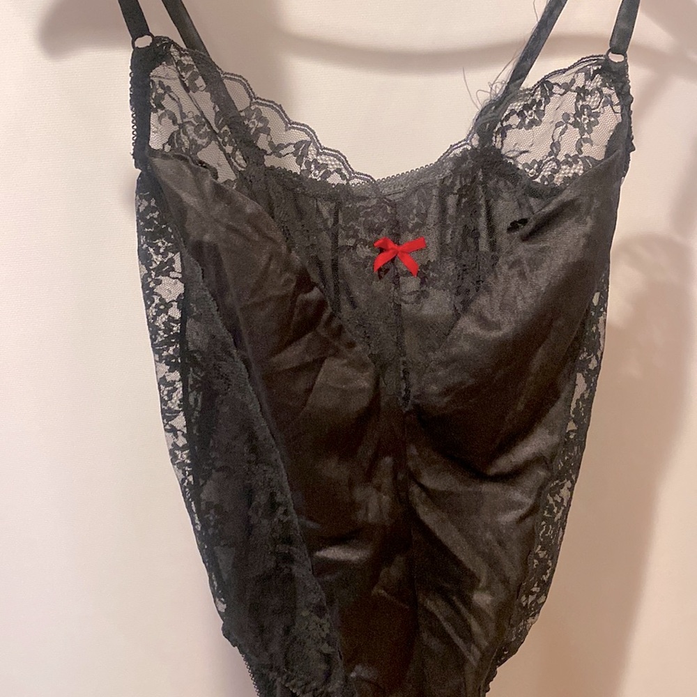 Le petit romance de Paris vintage lingerie